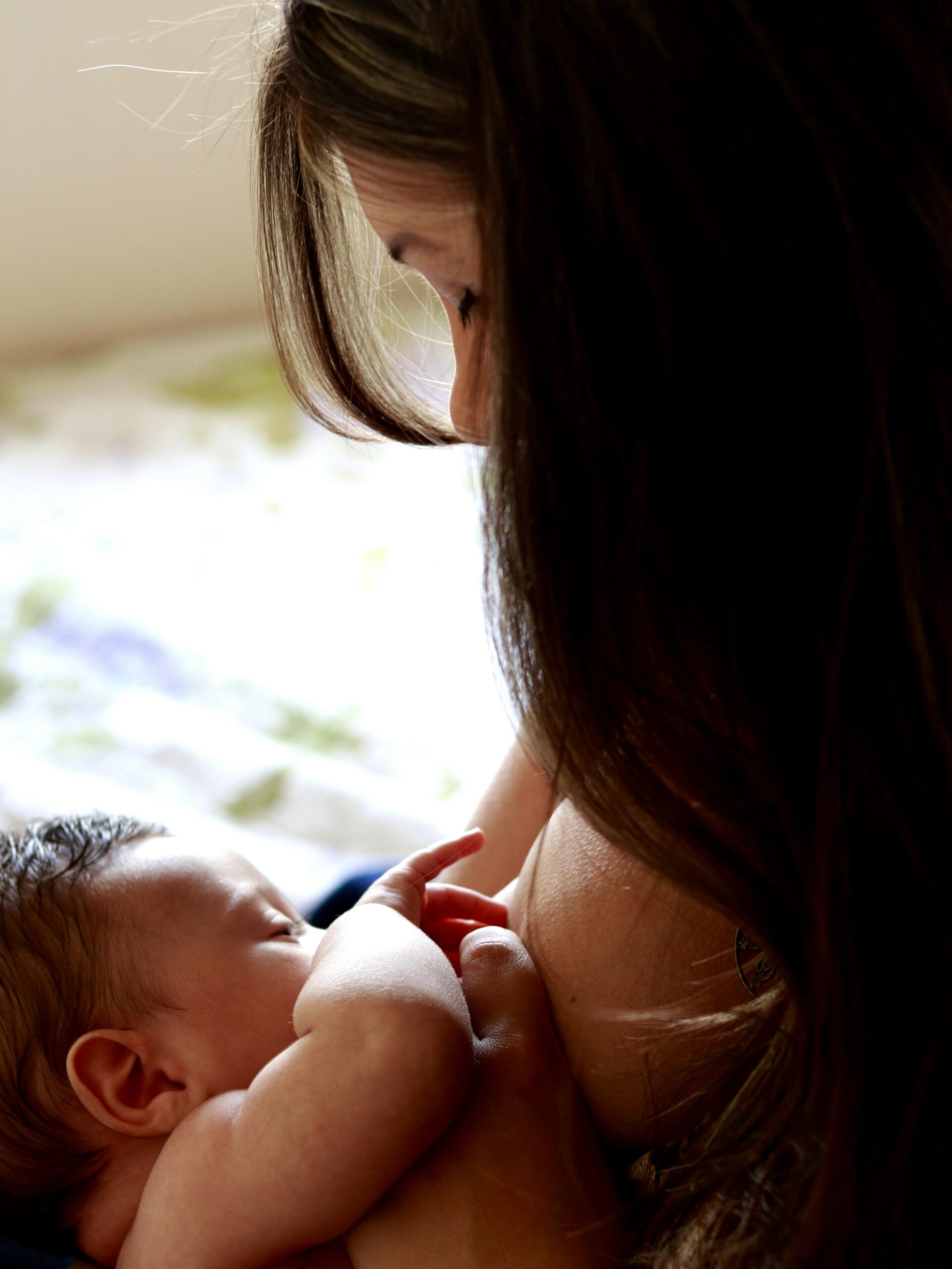 Illustration accompanying feeding tips for new parents