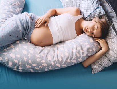 How to Sleep Better During Pregnancy Naturally